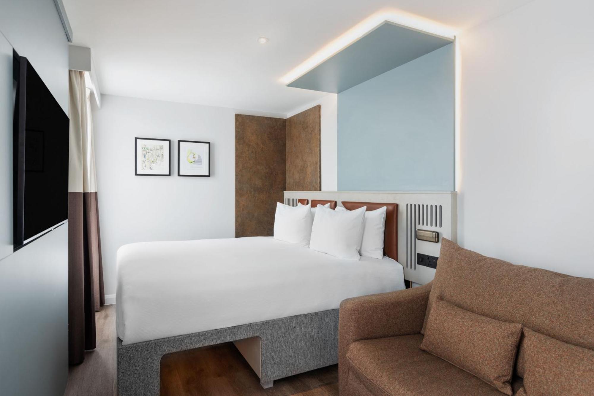 Spark By Hilton London Romford Exteriör bild