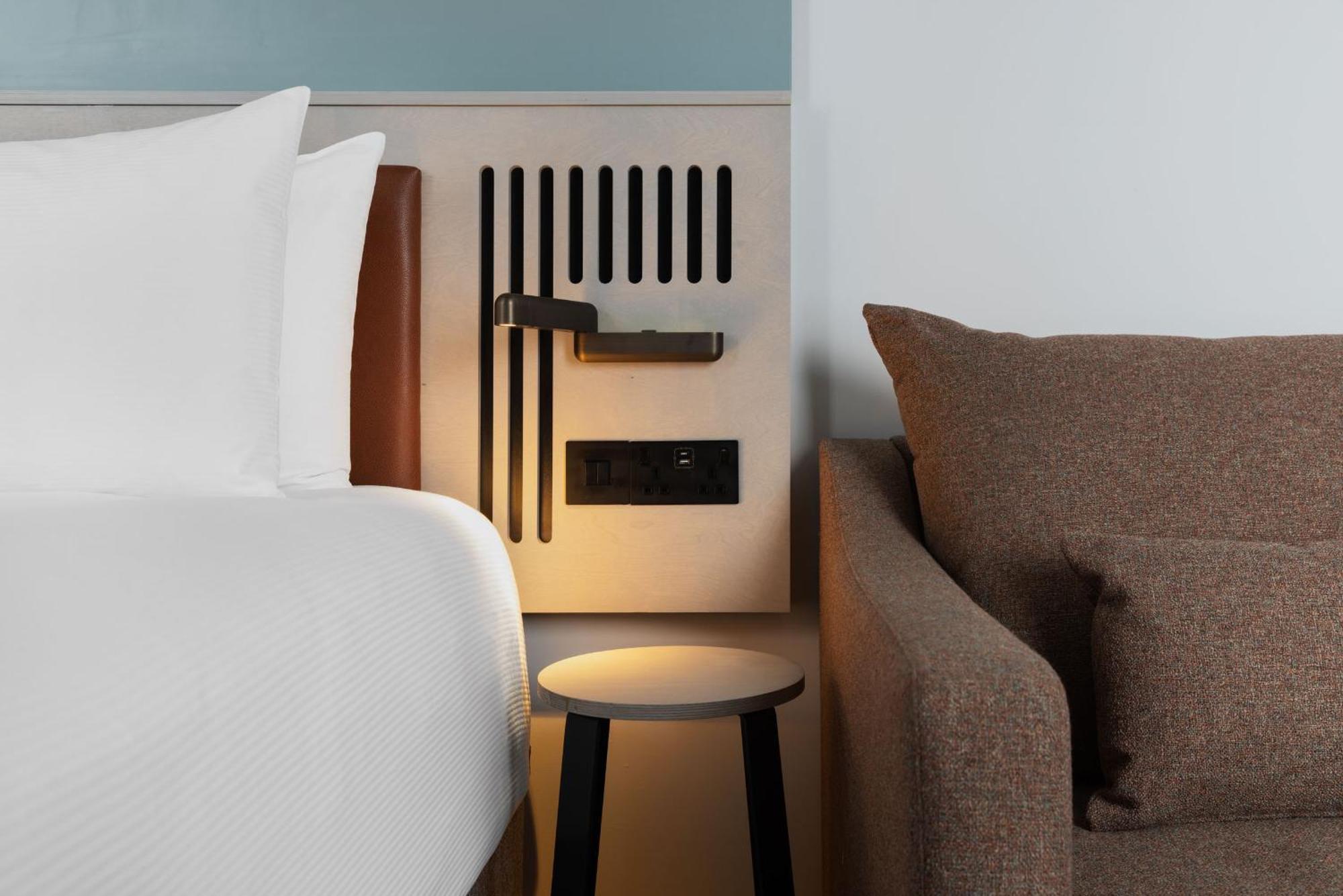 Spark By Hilton London Romford Exteriör bild