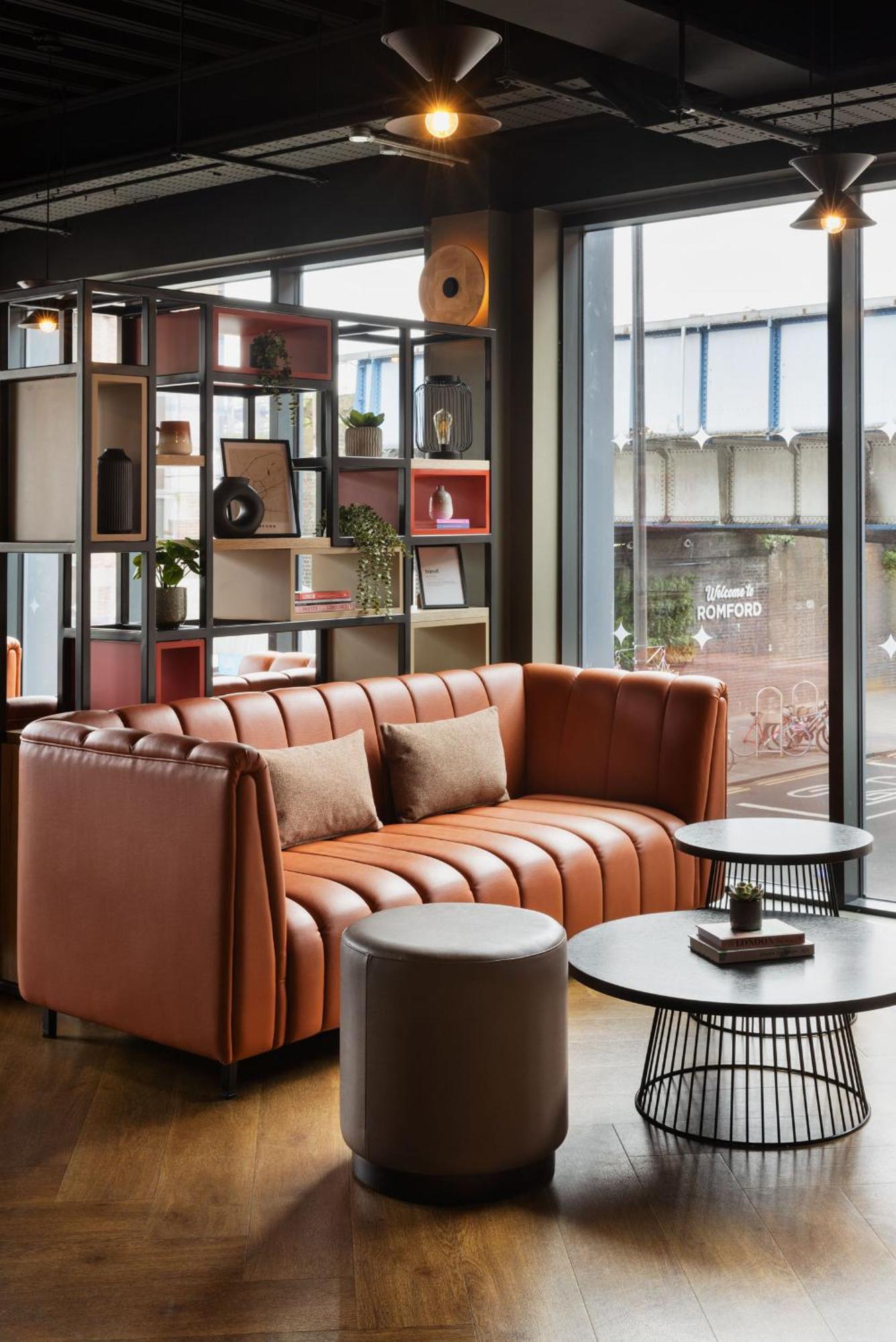 Spark By Hilton London Romford Exteriör bild