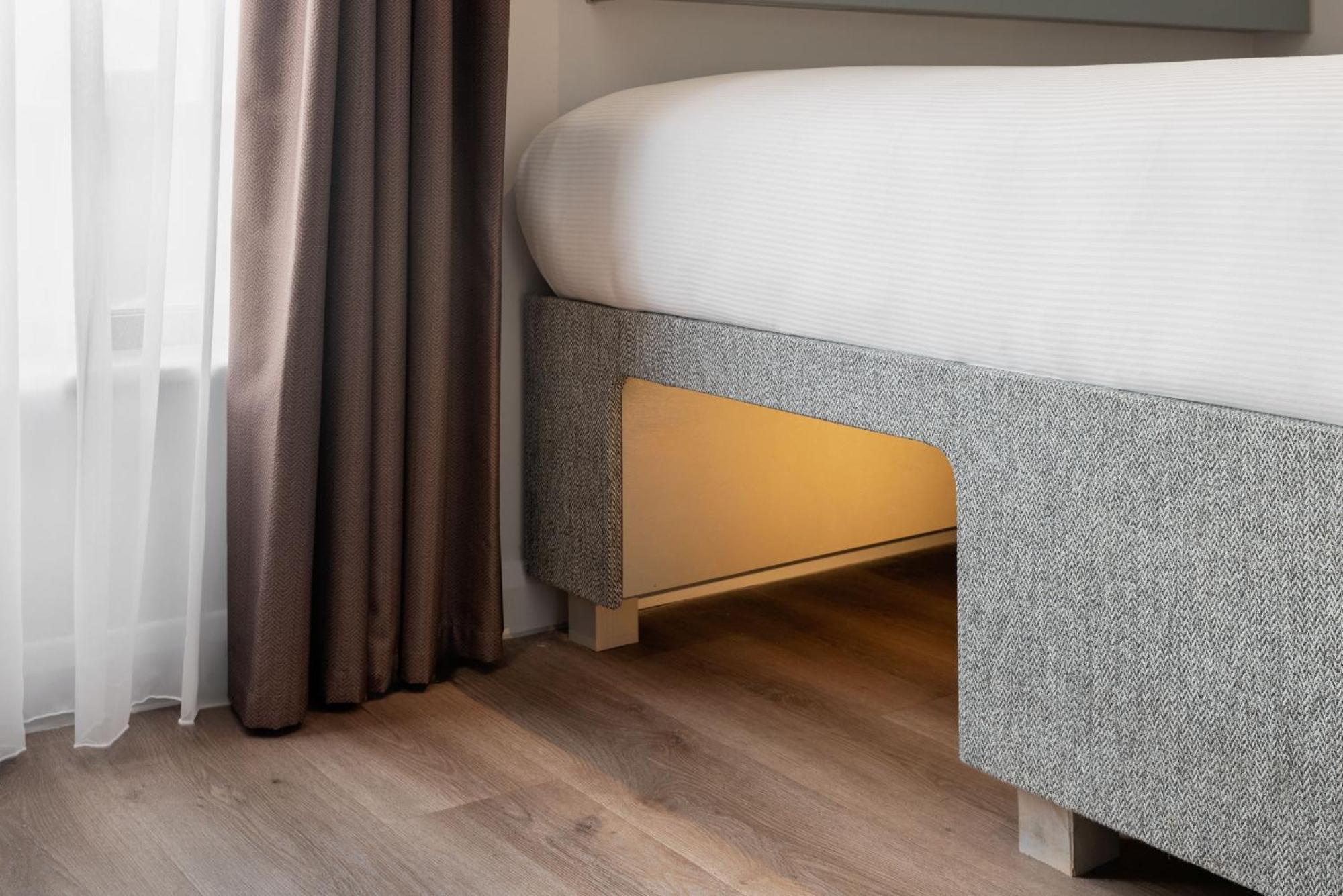Spark By Hilton London Romford Exteriör bild