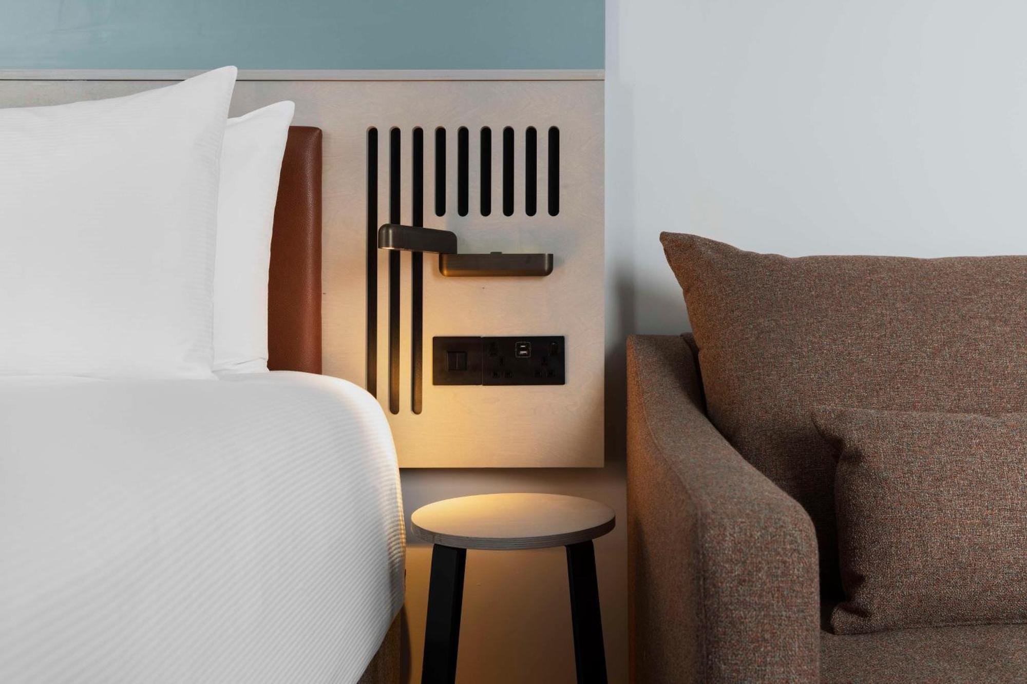 Spark By Hilton London Romford Exteriör bild